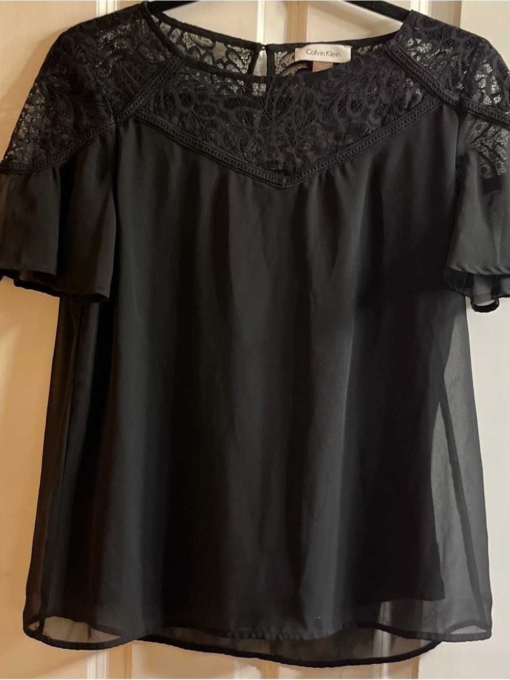 CALVIN KLEIN Blouse - M
Chiffon and soft lace